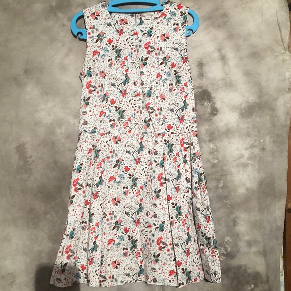 GAP Dresses & Skirts - GAP FLORAL DRESS 8 SLEEVELESS